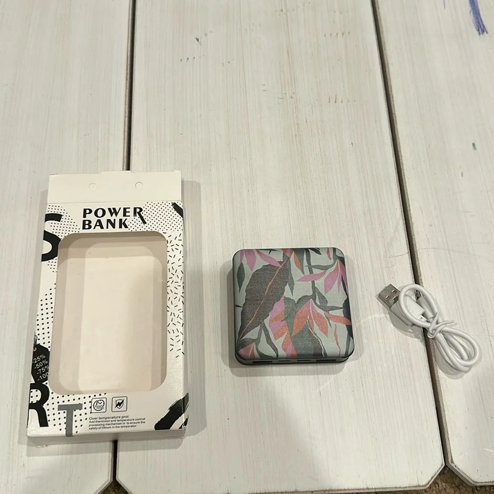 Tropical Power Bank with Cable
